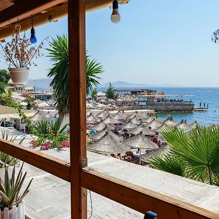 Era Hotel 3*