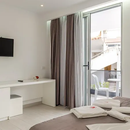 Era 3* Sarande